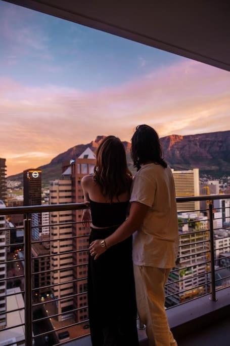 "Lykke On Bree" - Unique Apartment With Stunning Table Mountain Views Kaapstad Buitenkant foto