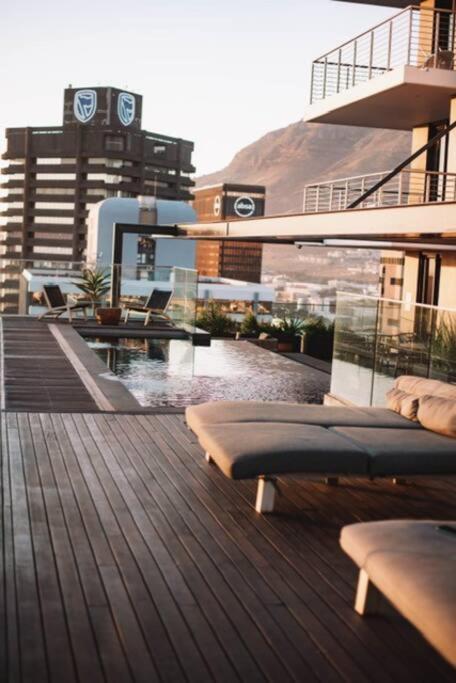 "Lykke On Bree" - Unique Apartment With Stunning Table Mountain Views Kaapstad Buitenkant foto